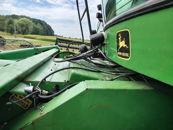 Image of John Deere 7720 Titan II equipment image 4