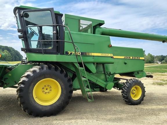 Image of John Deere 7720 Titan II equipment image 1