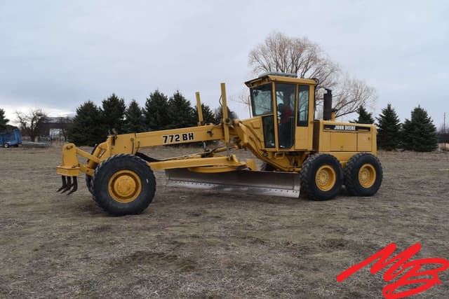 Image of John Deere 772BH equipment image 2