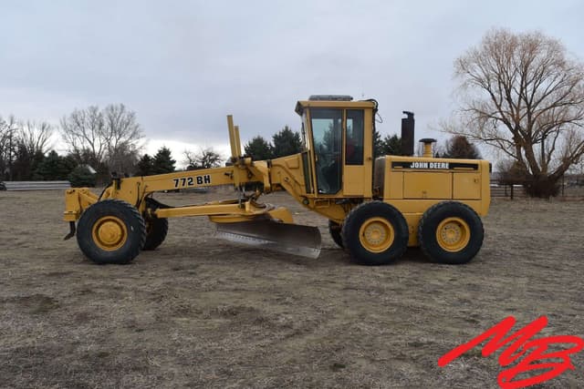 Image of John Deere 772BH equipment image 3