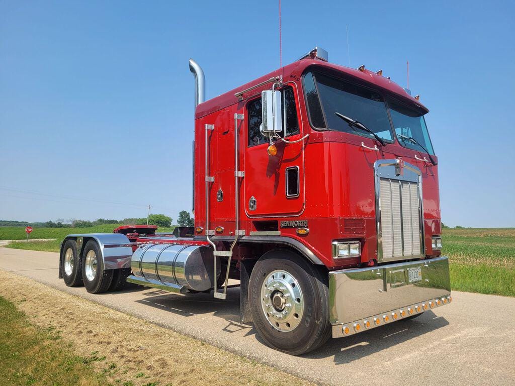 Main image Kenworth K100