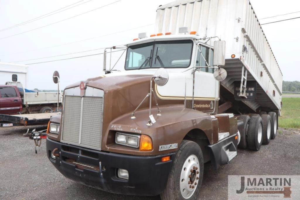 1986 Kenworth T600 Equipment Image0