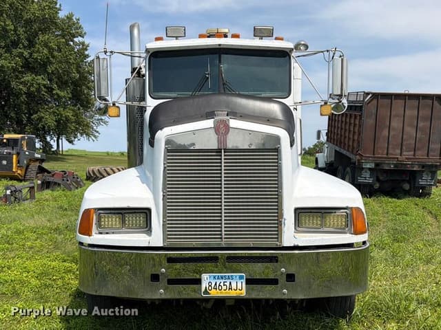 Image of Kenworth T600 equipment image 1