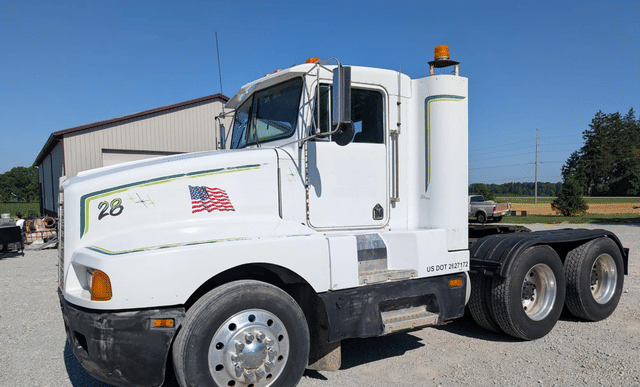 Image of Kenworth T600 equipment image 1