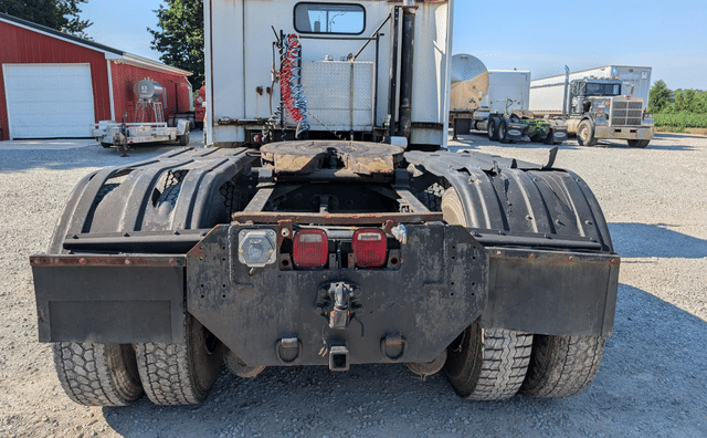 Image of Kenworth T600 equipment image 4