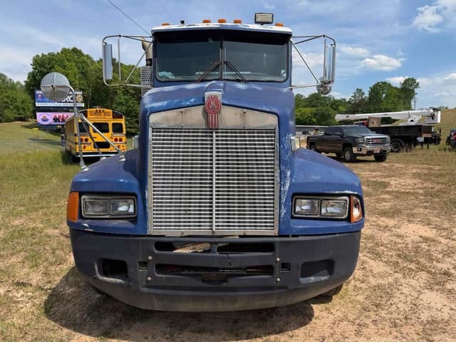 Image of Kenworth T600 equipment image 1
