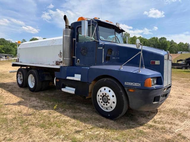 Image of Kenworth T600 equipment image 2