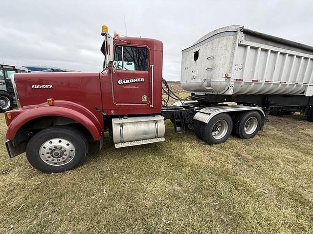 Image of Kenworth W900 equipment image 1