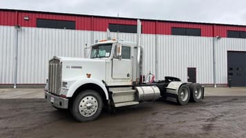 Main image Kenworth W900