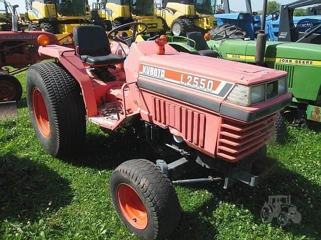 1986 Kubota L2550 Equipment Image0
