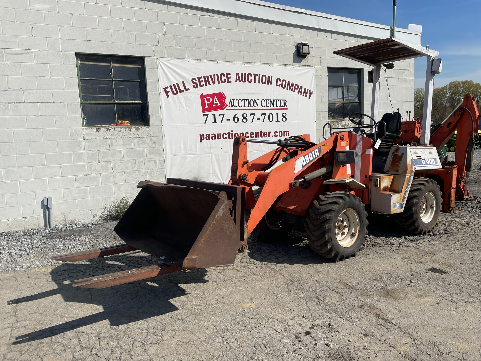 Main image Kubota R400