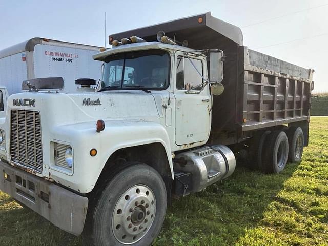 Image of Mack 600 equipment image 2