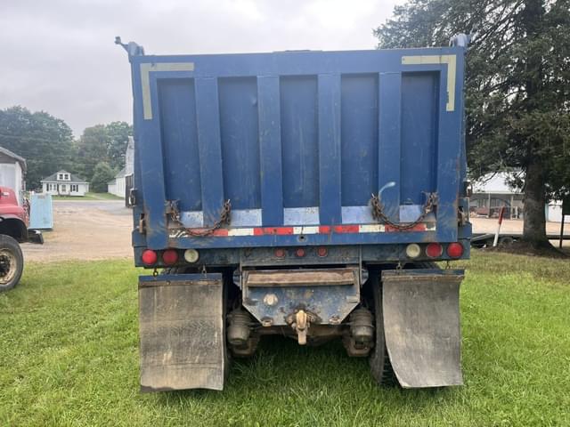 Image of Mack DM686S equipment image 3