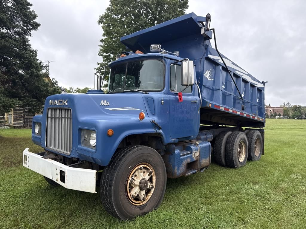 1986 Mack DM686S Equipment Image0