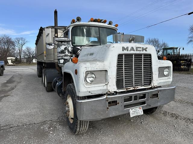 Image of Mack R600 equipment image 4