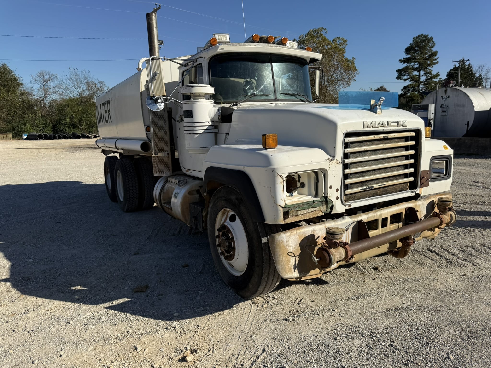 1986 Mack R686ST Equipment Image0
