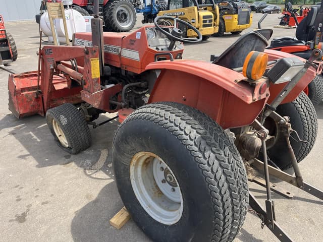 Image of Massey Ferguson 1030 equipment image 2