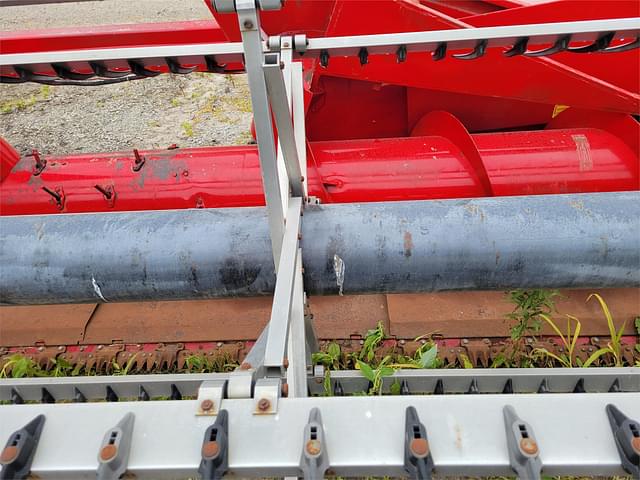 Image of Massey Ferguson 9320 equipment image 2