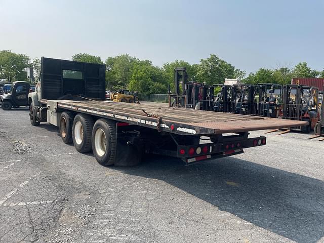 Image of International F2375 equipment image 3