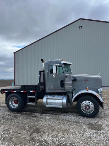 Main image Peterbilt 349