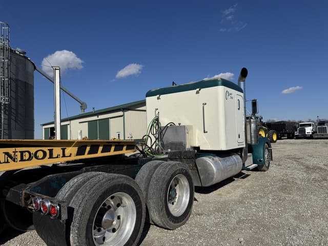 Image of Peterbilt 359 equipment image 3