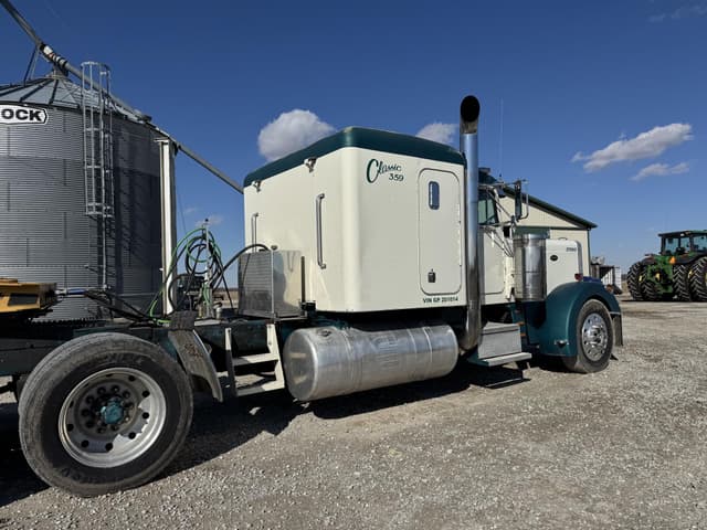 Image of Peterbilt 359 equipment image 2