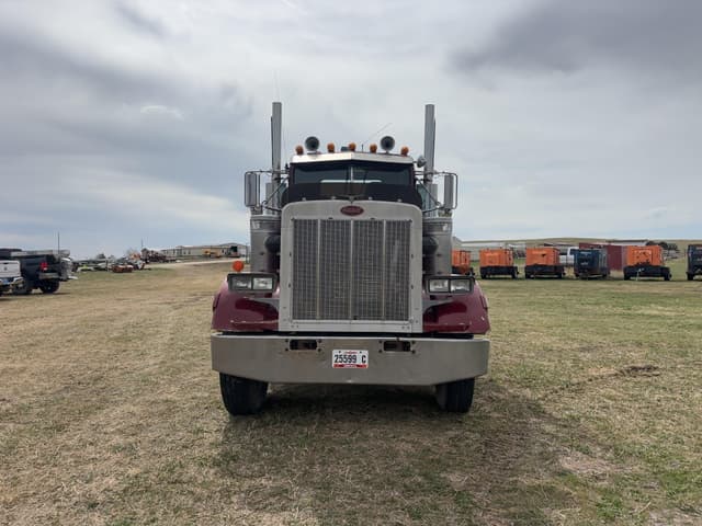 Image of Peterbilt 359 equipment image 1