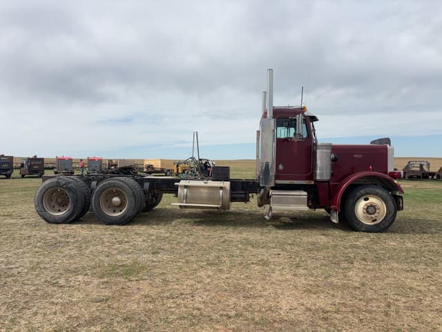 Image of Peterbilt 359 equipment image 3