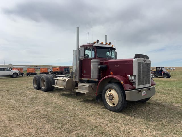 Image of Peterbilt 359 equipment image 2