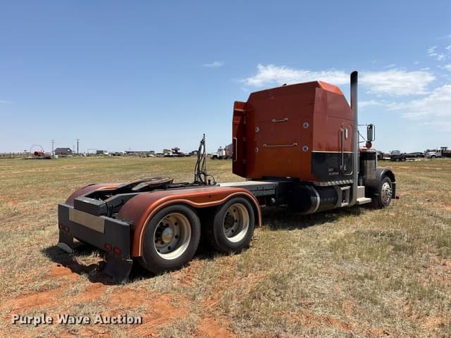 Image of Peterbilt 359 equipment image 4