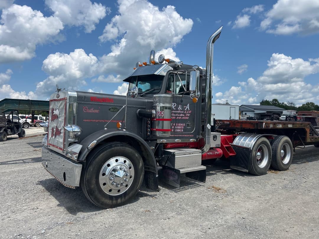 Image of Peterbilt 359 Primary image