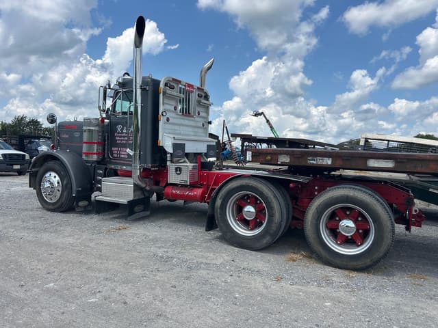 Image of Peterbilt 359 equipment image 1