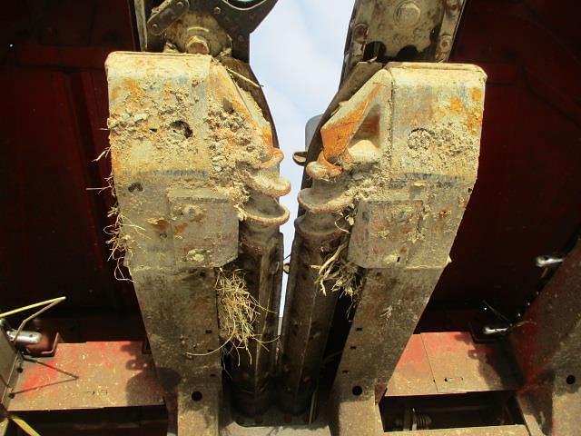 Thumbnail image Case IH 1063 28