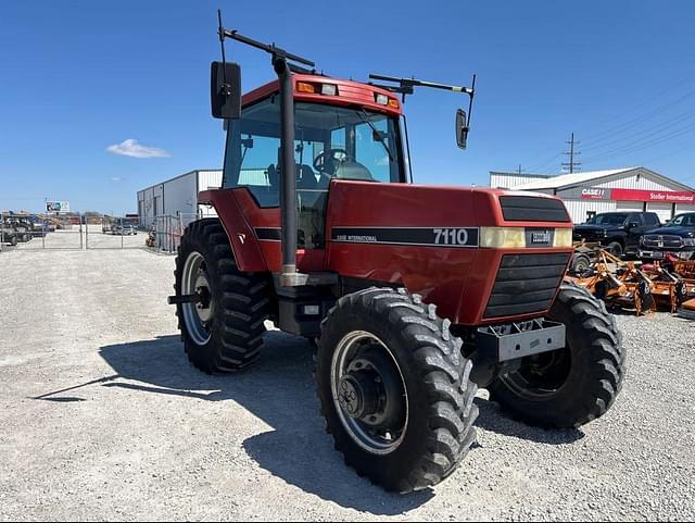 Image of Case IH 7110 equipment image 1