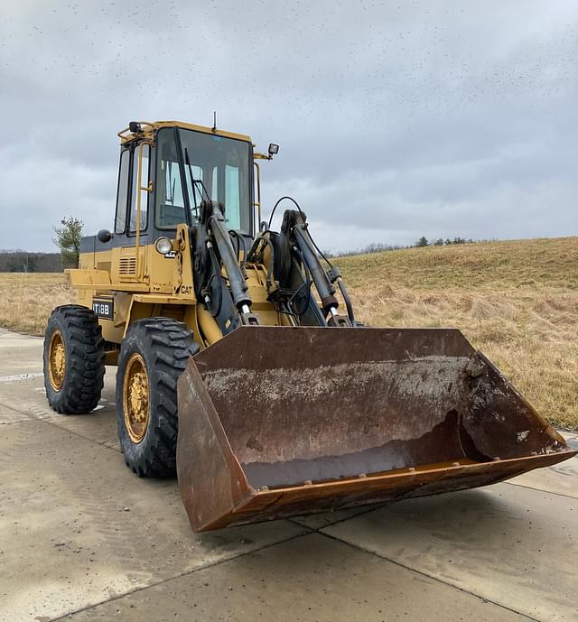 Image of Caterpillar IT18B equipment image 2