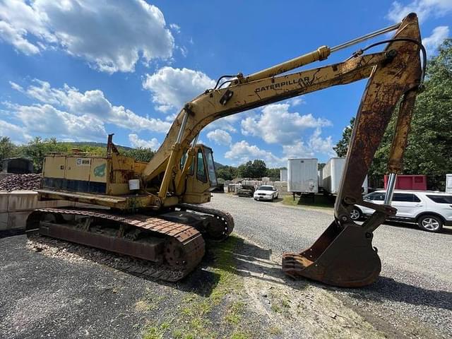 Image of Caterpillar 235 equipment image 4