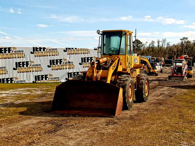 Image of Caterpillar 926 equipment image 1