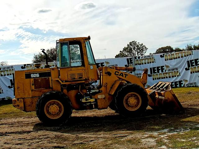 Image of Caterpillar 926 equipment image 3