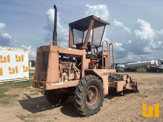 Image of Caterpillar CP323 equipment image 4
