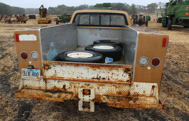 Image of Chevrolet C20 equipment image 3