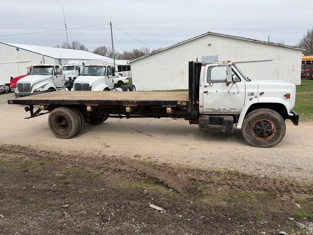 Image of Chevrolet C70 equipment image 2