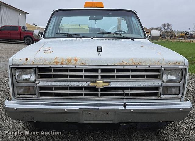Image of Chevrolet Custom Deluxe 10 equipment image 1