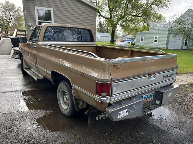 Image of Chevrolet K10 equipment image 4