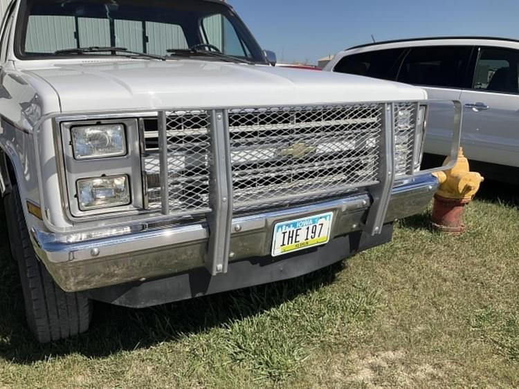 Main image Chevrolet Silverado 10 16