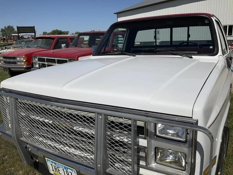 Main image Chevrolet Silverado 10 17