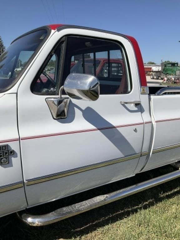 Main image Chevrolet Silverado 10 19