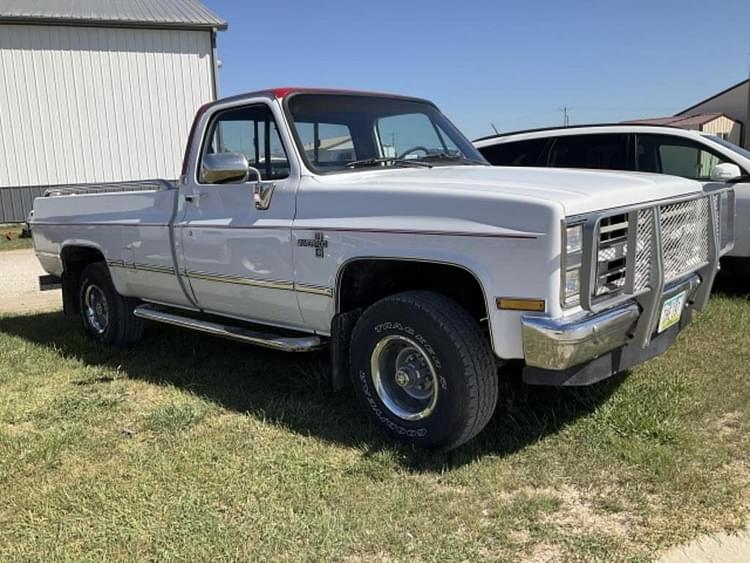 Main image Chevrolet Silverado 10 3