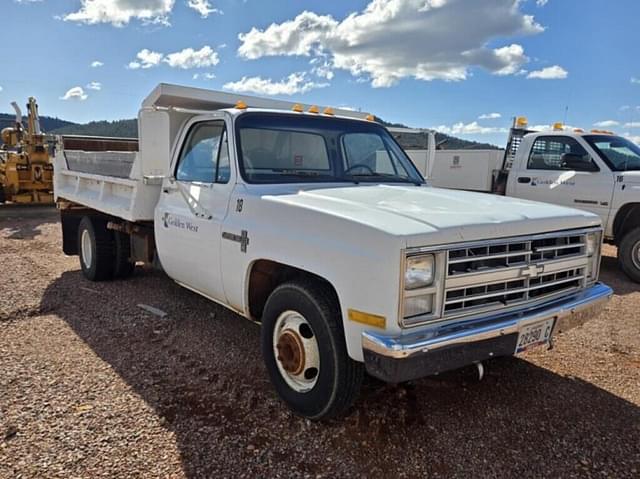 Image of Chevrolet C30 equipment image 2
