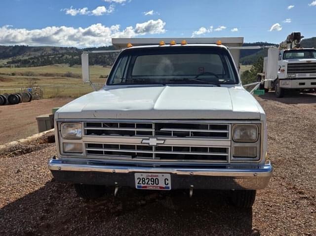 Image of Chevrolet C30 equipment image 1