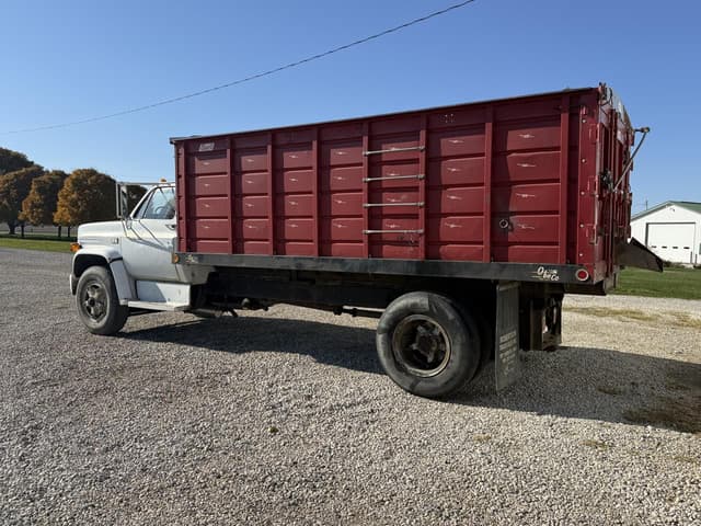 Image of Chevrolet C70 equipment image 3